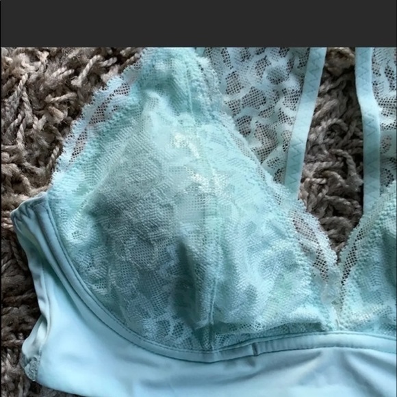 Victoria's Secret Bra - Picture 2 of 7